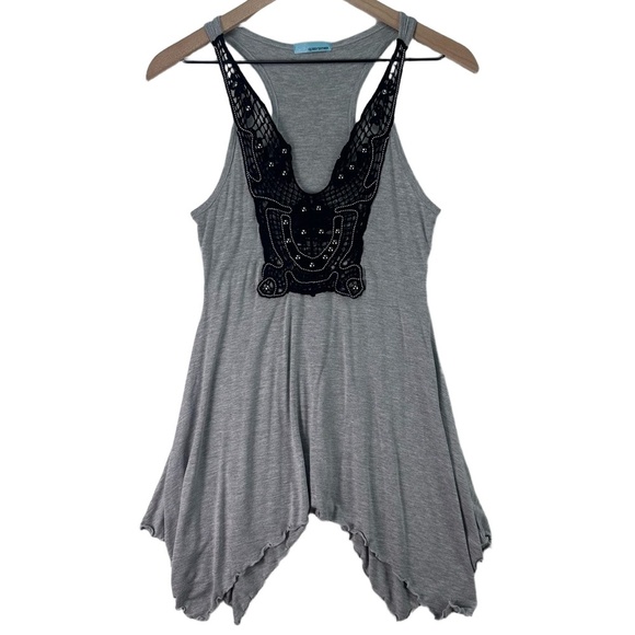 QUEEN ESTHER Grey Black Lace Embellished Asymmetrical Handkerchief Hem Tank S-M - Picture 3 of 15